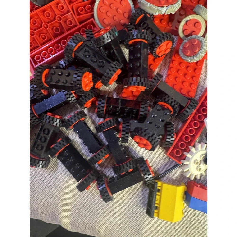 Vintage LEGO Lot 8.6 lbs 60s, 70s Samsonite Waffle Plates Homemaker Figs Wheels